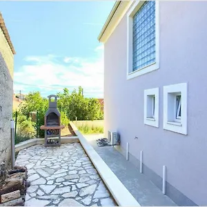 https://villa-krk-island.primorje-gorskikotar.com