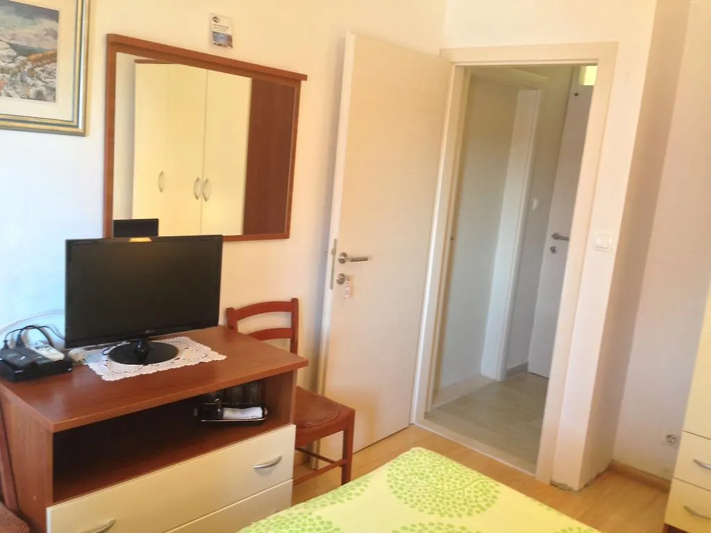 Apartments Ana 트로기르