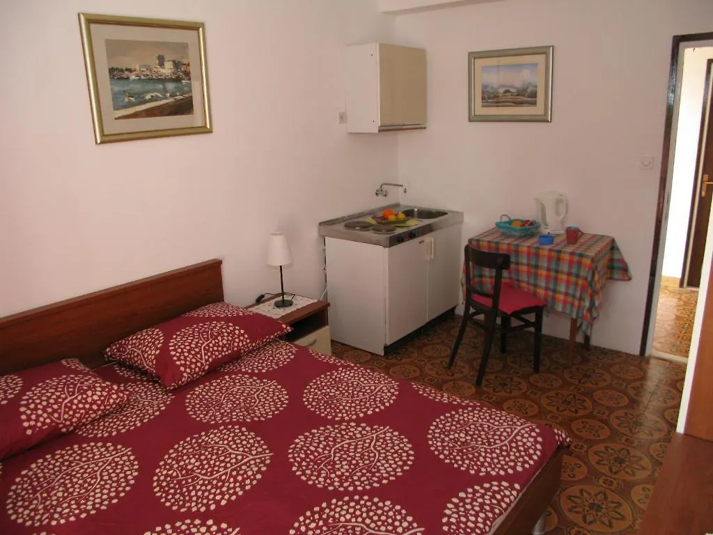 Apartments Ana 트로기르